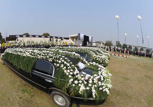 梦见灵车 www.haochilao.com.cn